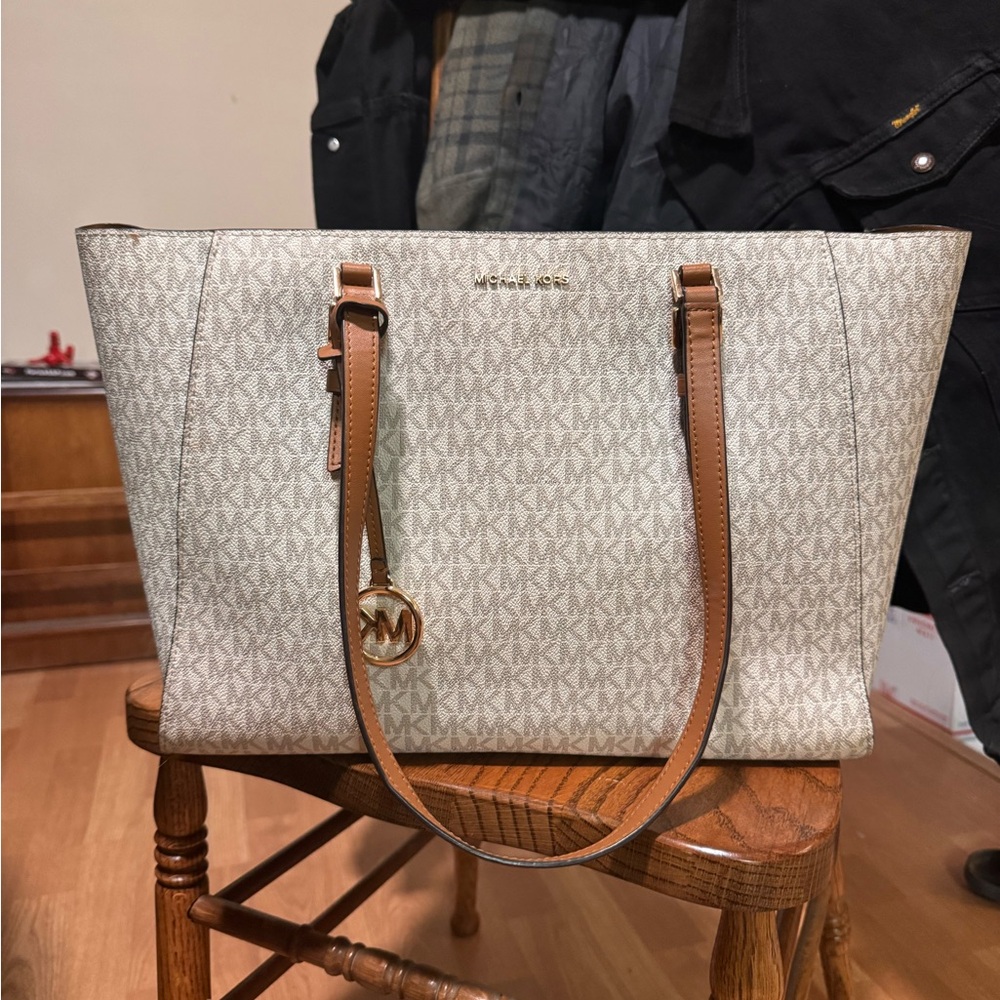 Michael Kohrs Work Tote Bag Sally Gently used with laptop sleeve